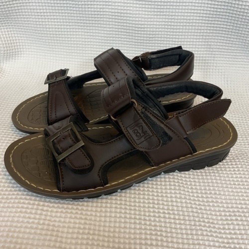 NWOB Breezers Brown Adjustable Straps Buckle Hiking Sandals Women 11 Leather